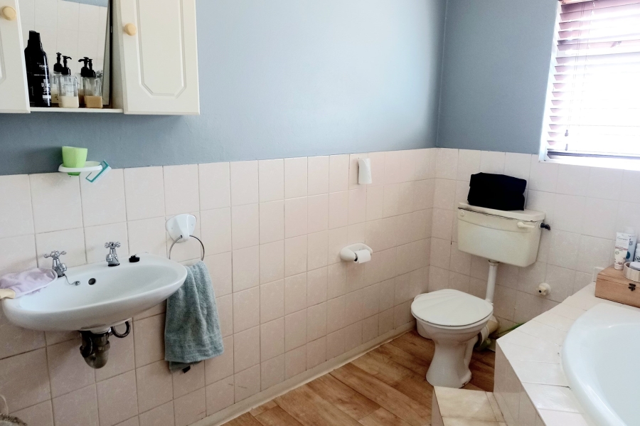 5 Bedroom Property for Sale in Vredenburg Western Cape